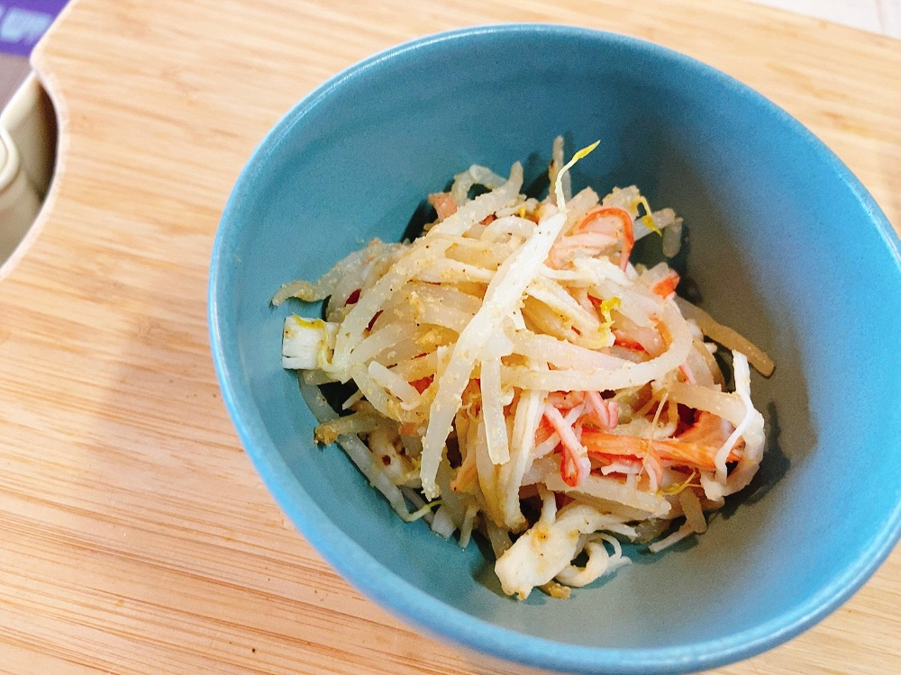 １人前約４０円♪もやしとカニカマの酢の物