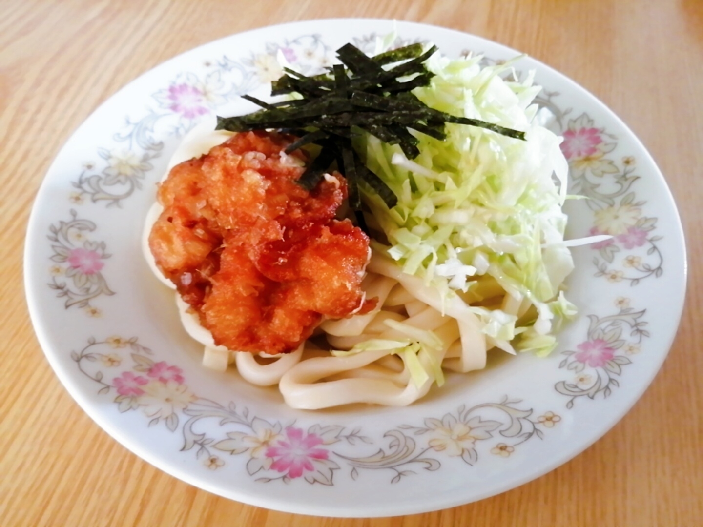 ボリューム☆フライドチキンとキャベツの冷やしうどん