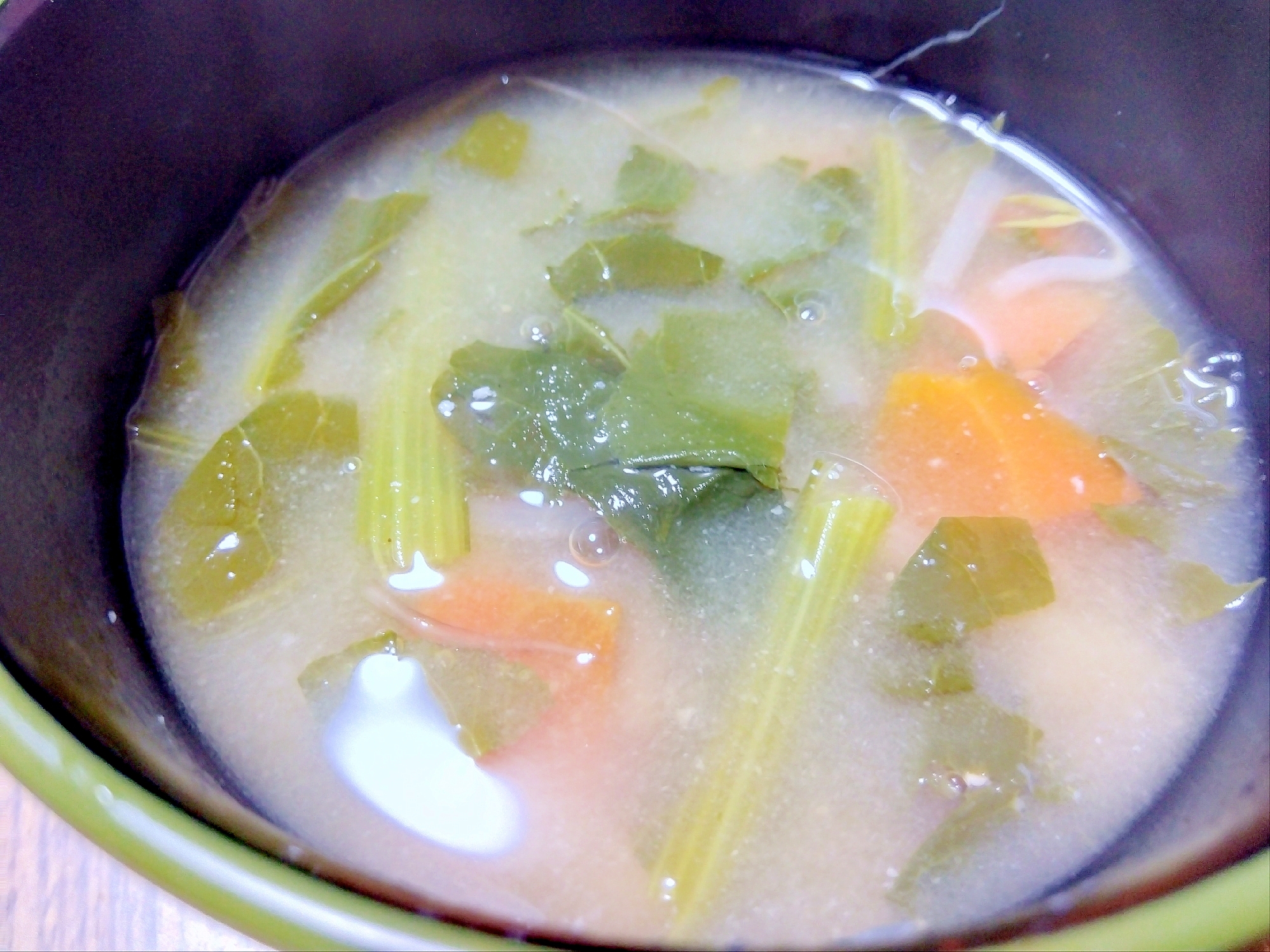 人参もやし小松菜の味噌汁
