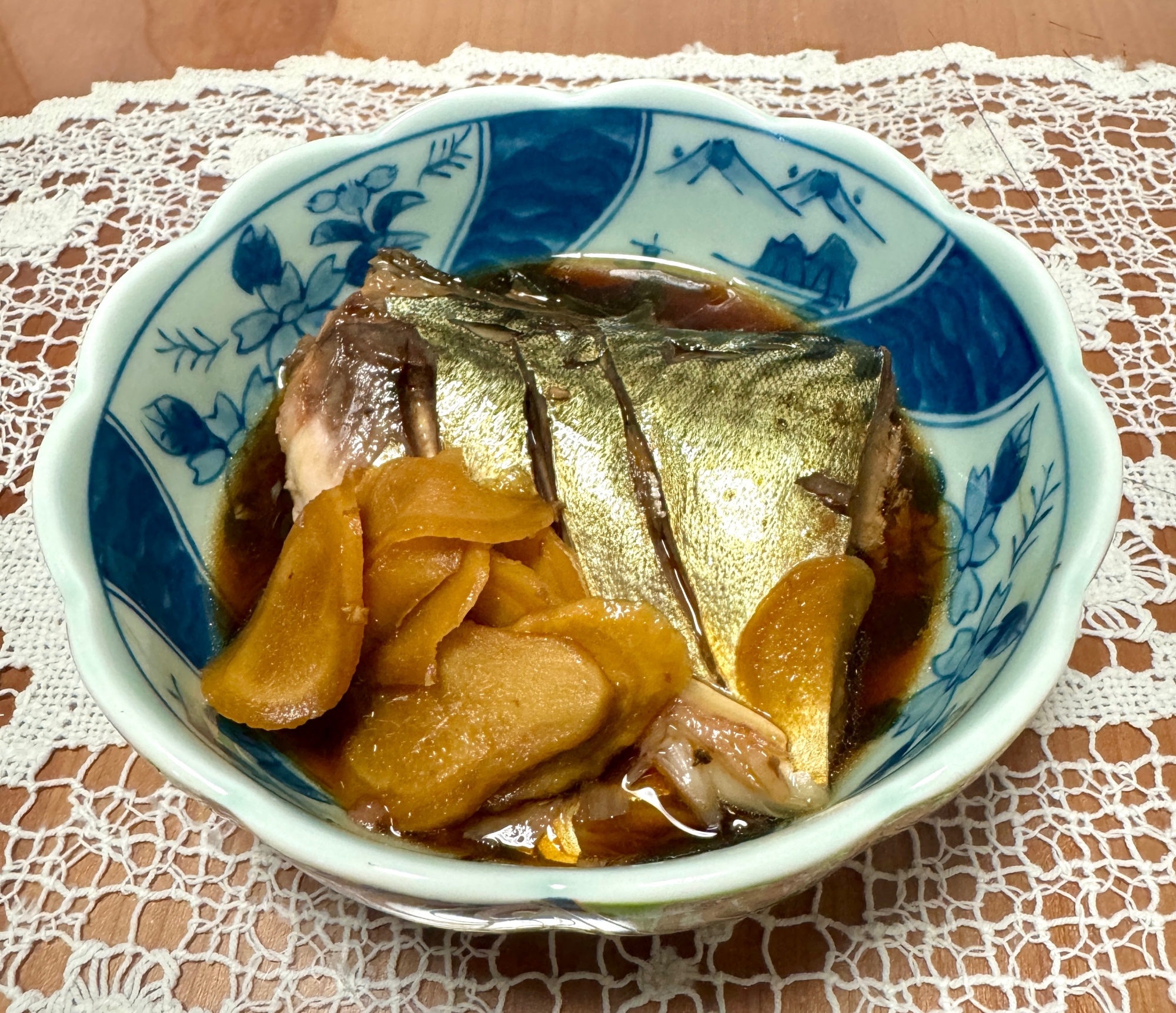 こってりぽってり煮た甘辛さが決め手！鯖の☆煮つけ