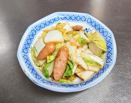 白菜と魚肉ソーセージの簡単炒め
