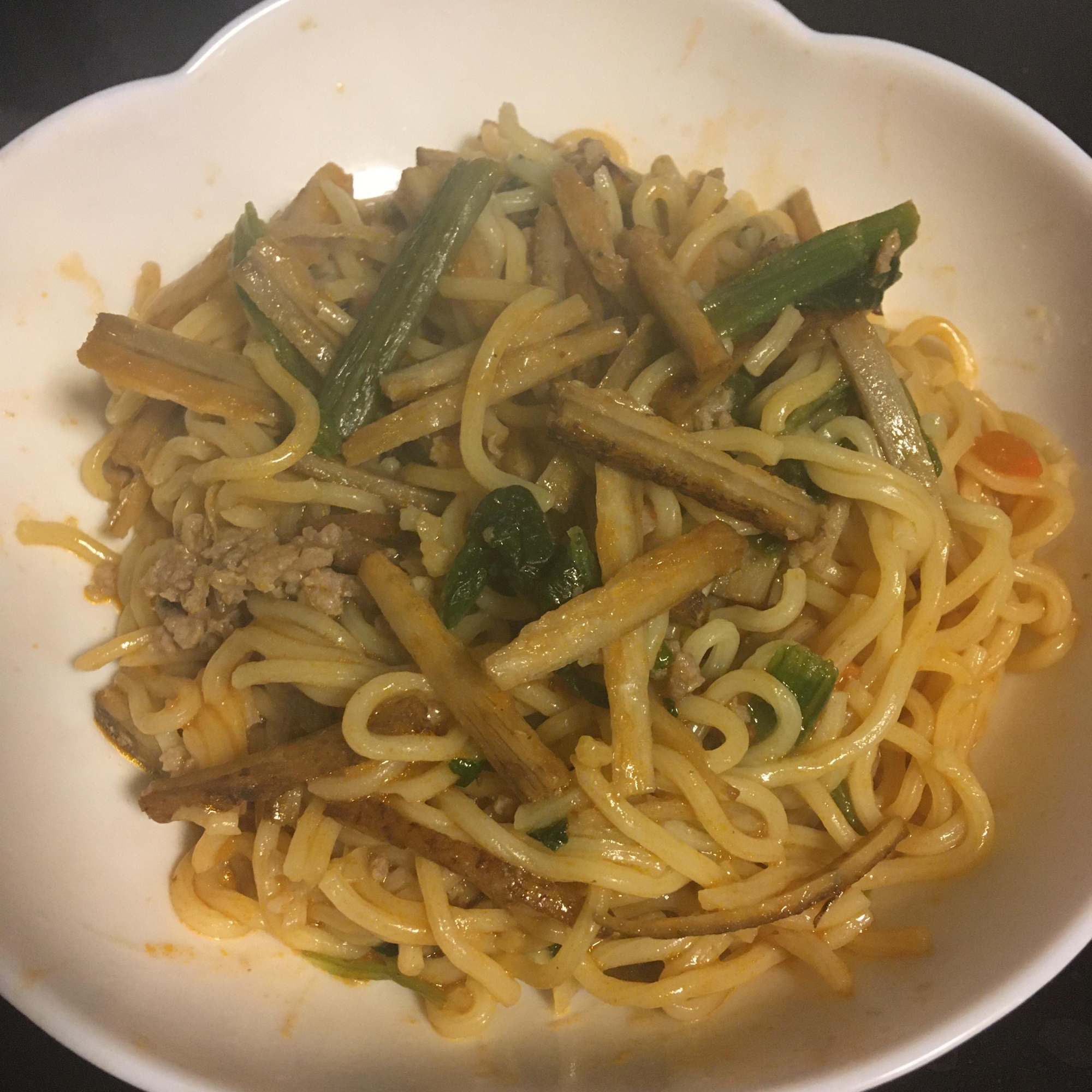 ごぼう、ほうれん草、豚肉、ミートソース汁そば