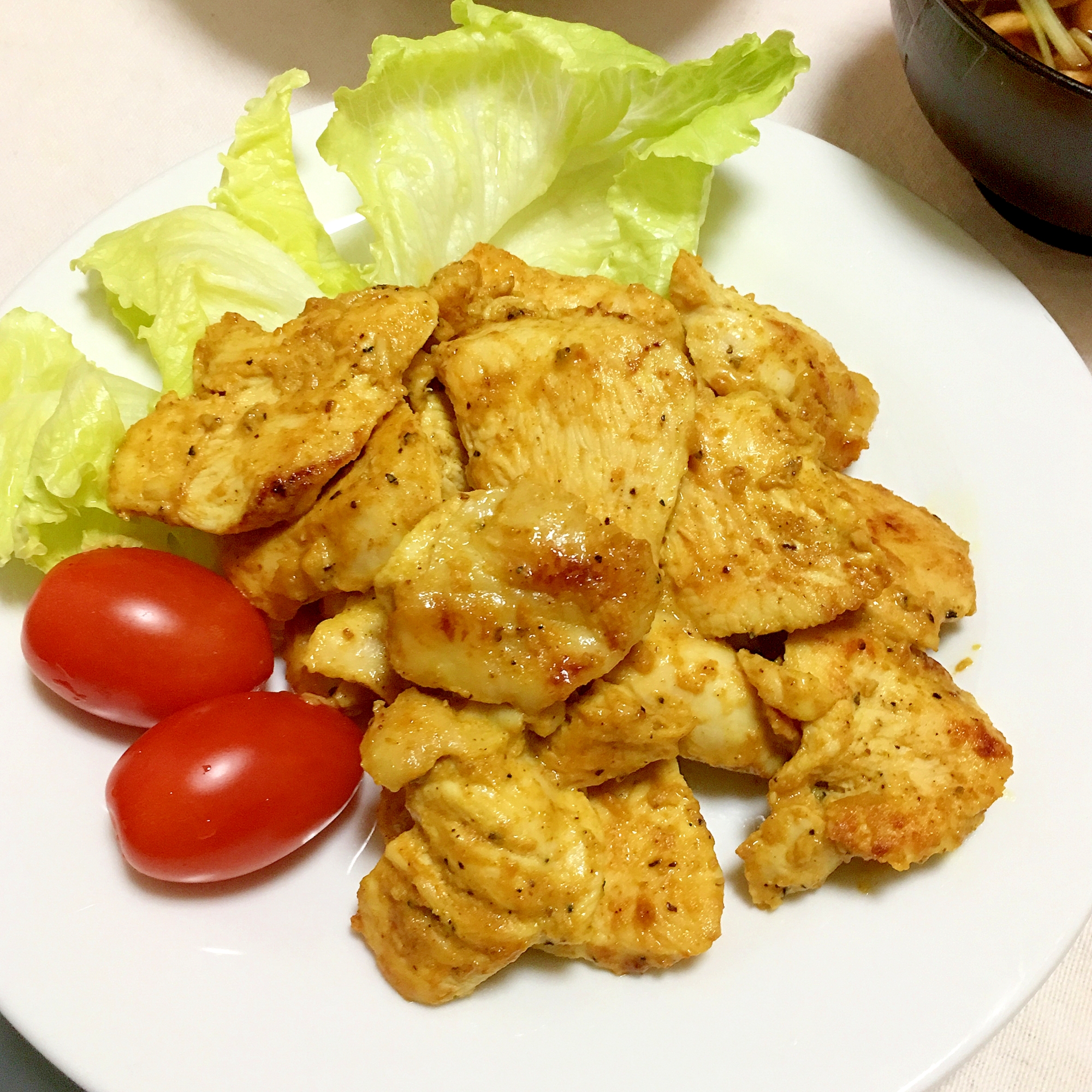 フライパンで♪超柔らか鶏胸肉のカレー味ティッカ風♡