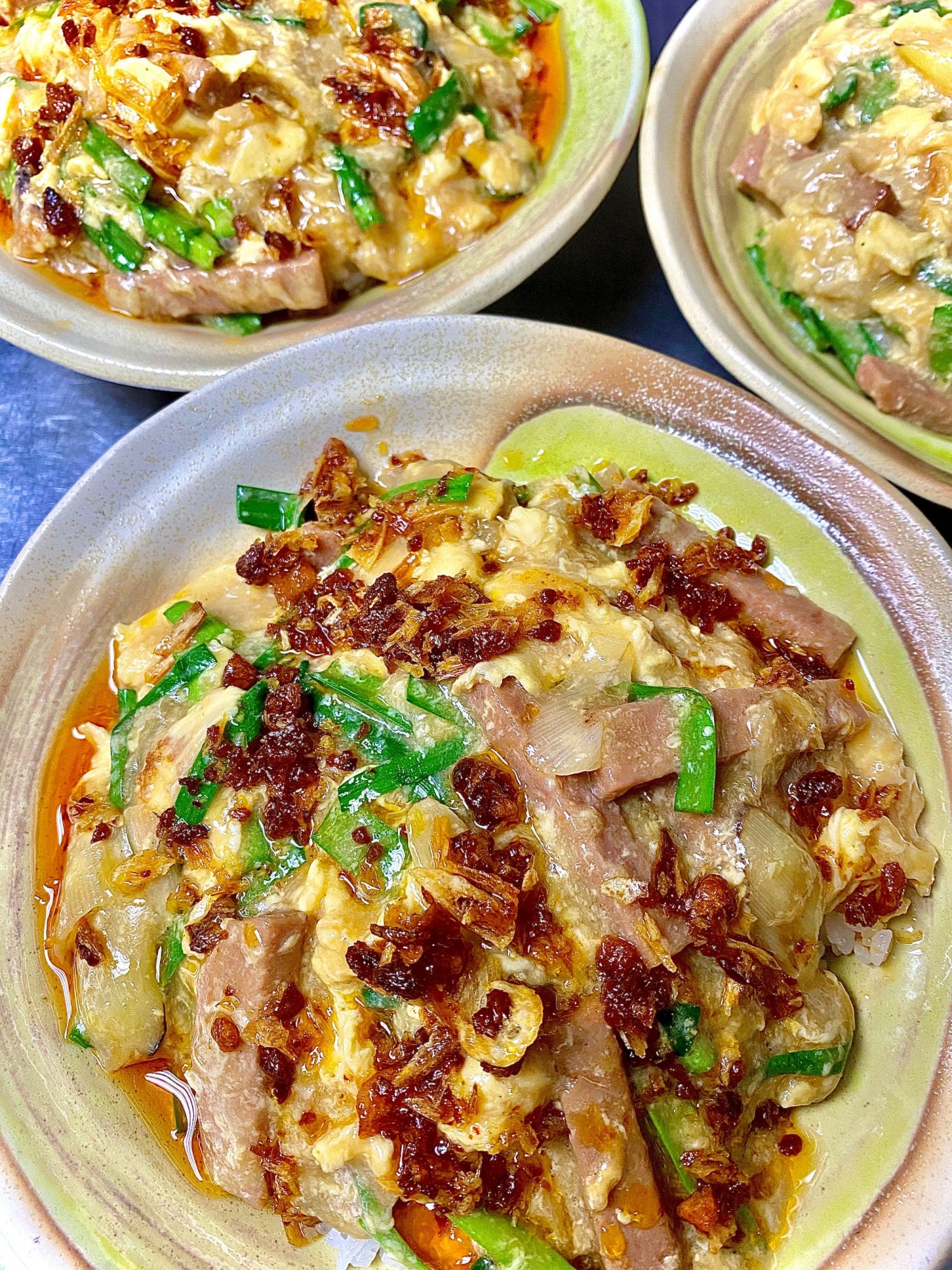 賄い スパムニラ玉あんかけ丼 食べるラー油がけ レシピ 作り方 By シェフ サクライケータ 楽天レシピ 賄い スパムニラ玉あんかけ丼 食べるラー油がけ レシピ 作り方 By シェフ サクライケータ 楽天レシピ