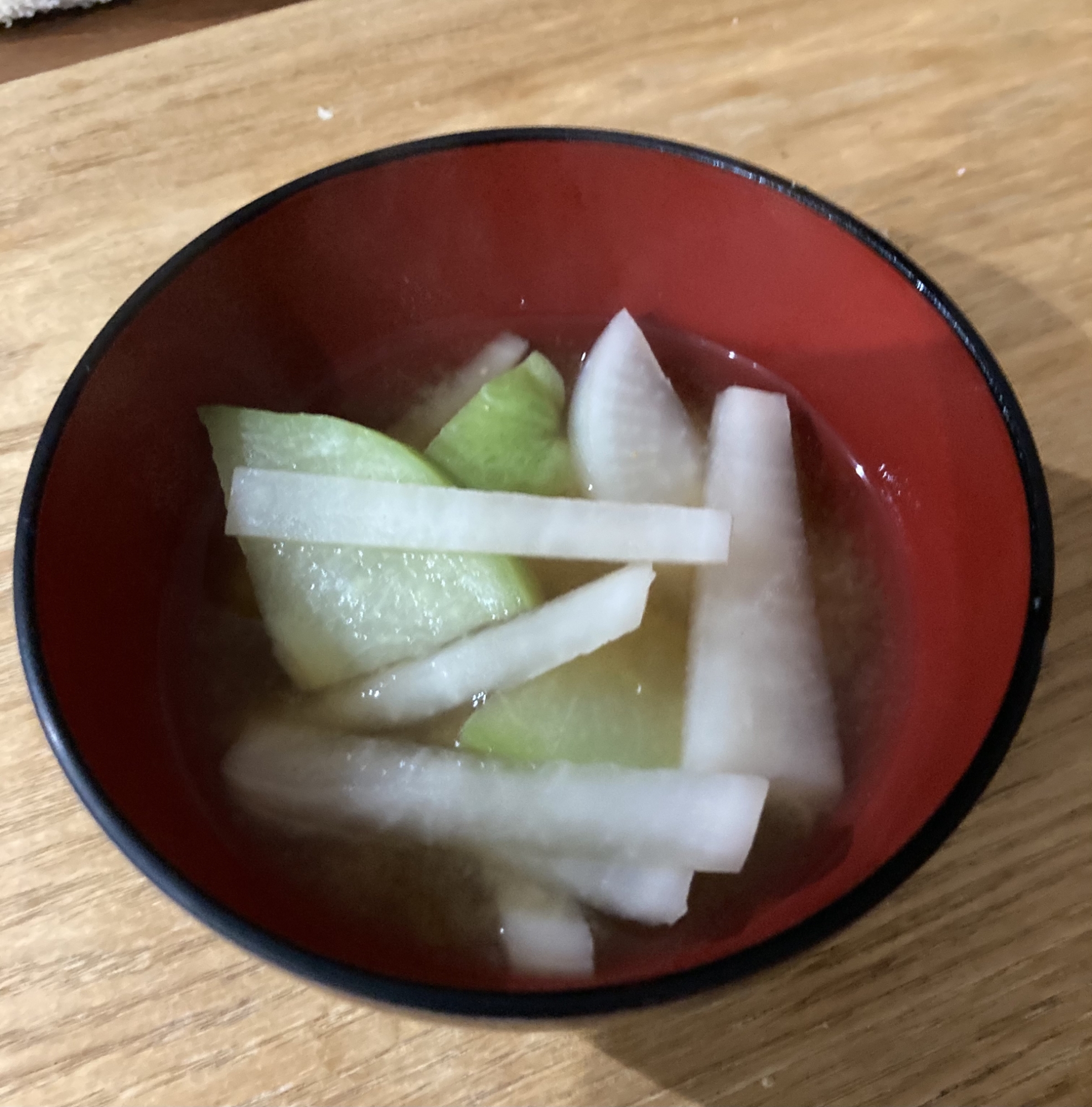 はやとうりと大根のザクザクお味噌汁