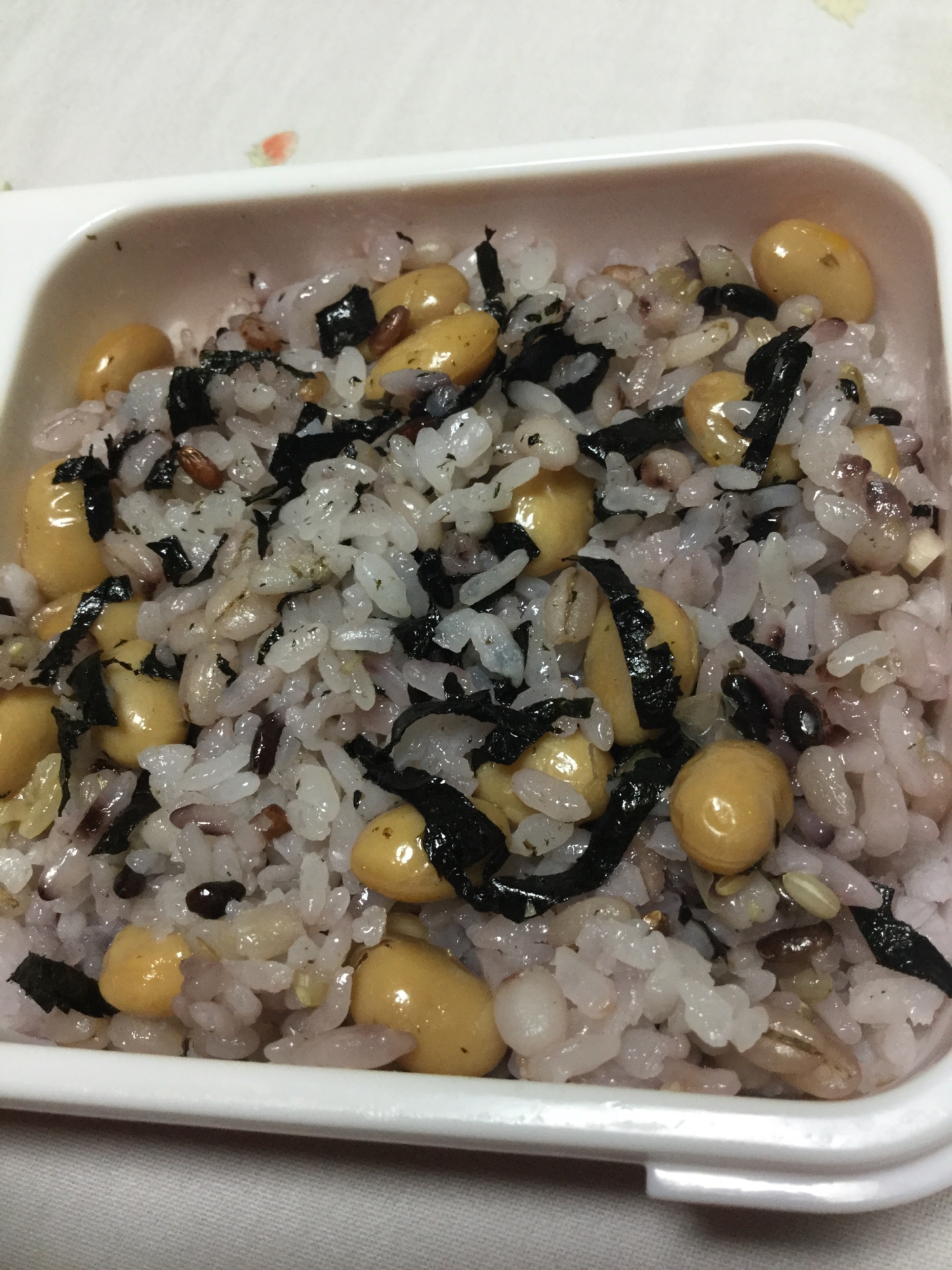 大豆と味付けで混ぜ御飯