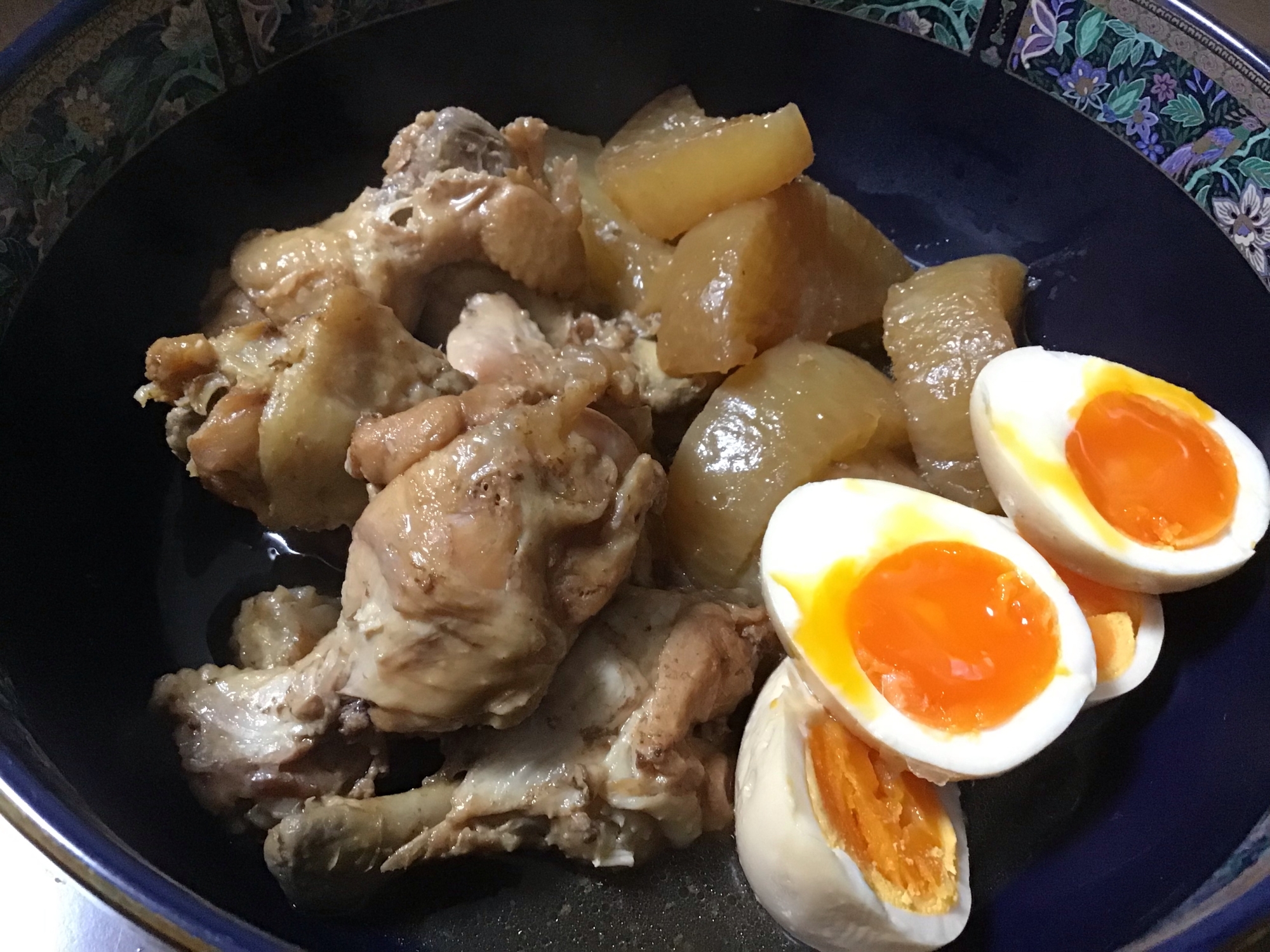 【簡単なのに本格】鶏手羽元と大根と卵の煮物