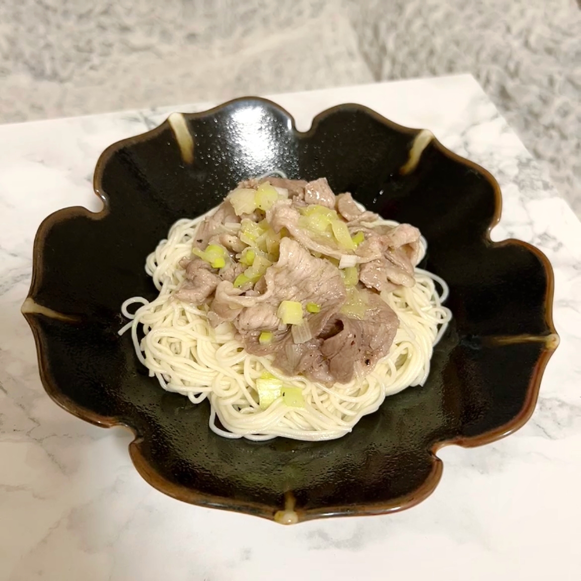 夏でもモリモリ食べれる！ネギ塩豚そうめん♡