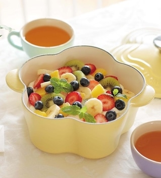 ル・クルーゼ公式] ヨーグルトのフルーツケーキ レシピ・作り方 by ル