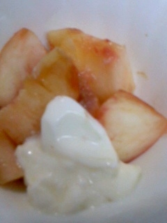 豆乳ヨーグルトの桃いろヨーグルト