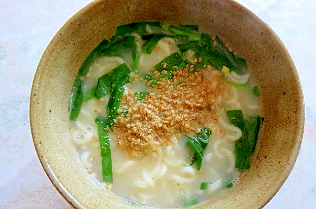 ニラ胡麻ラーメン