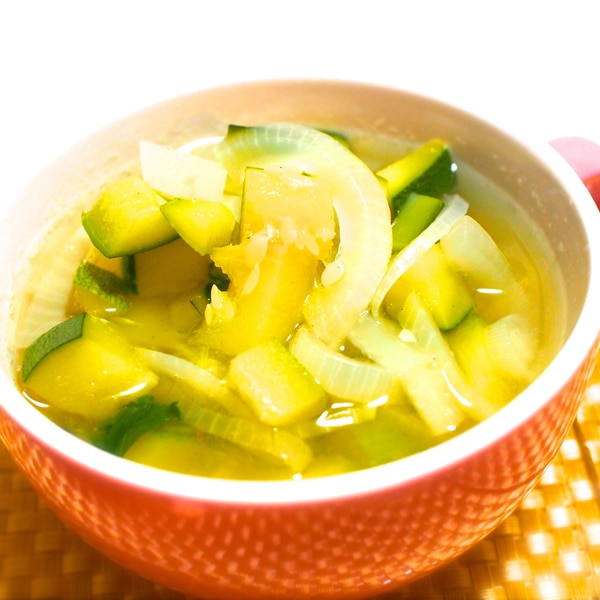 ゴロッ具沢山 ズッキーニとたまねぎのコンソメスープ レシピ 作り方 By 8葉っぱ8 楽天レシピ ゴロッ具沢山 ズッキーニとたまねぎのコンソメスープ レシピ 作り方 By 8葉っぱ8 楽天レシピ