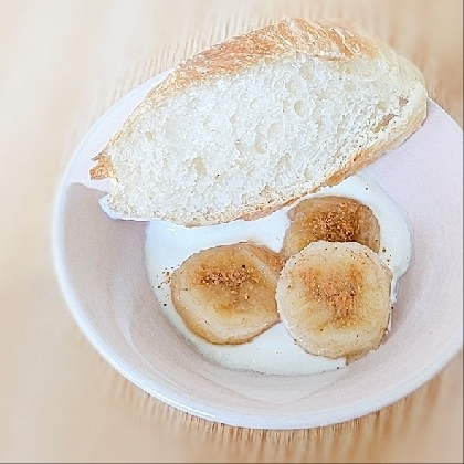 ラスクとバナナのヨーグルト