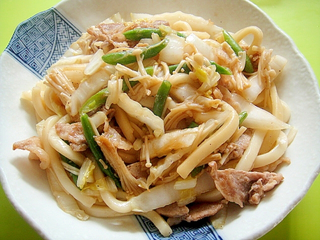 白菜とえのき豚肉の焼きうどん