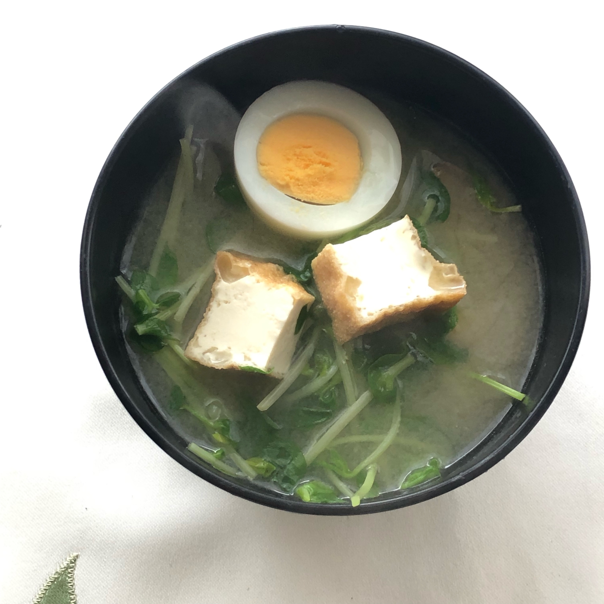 厚揚げと豆苗と茹でたまごのお味噌汁♪