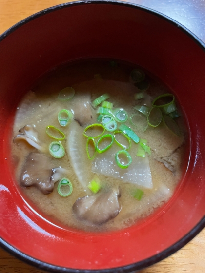 大根と舞茸長ネギの味噌汁