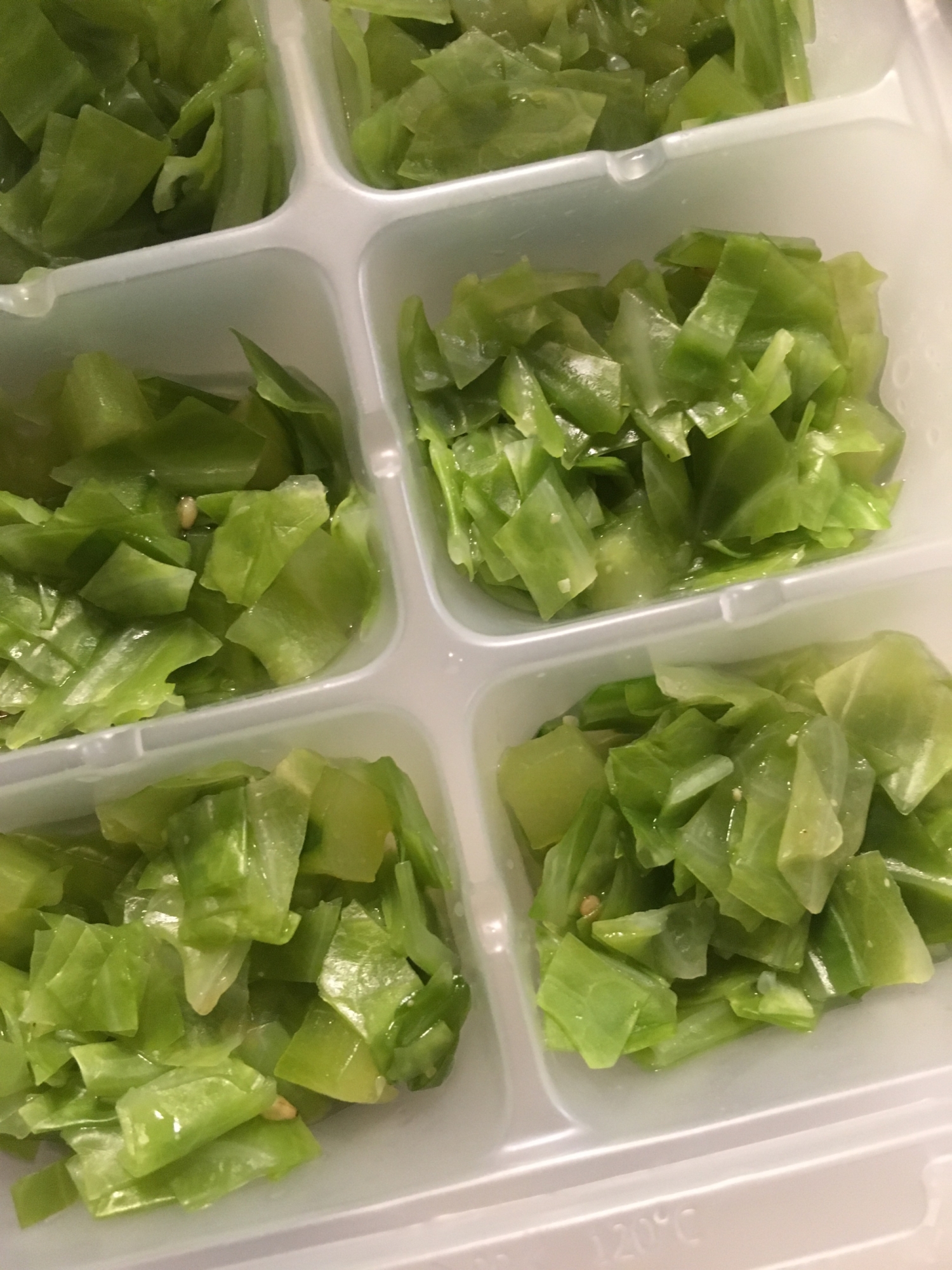 【離乳食後期】キャベツときゅうりのごまみそ和え