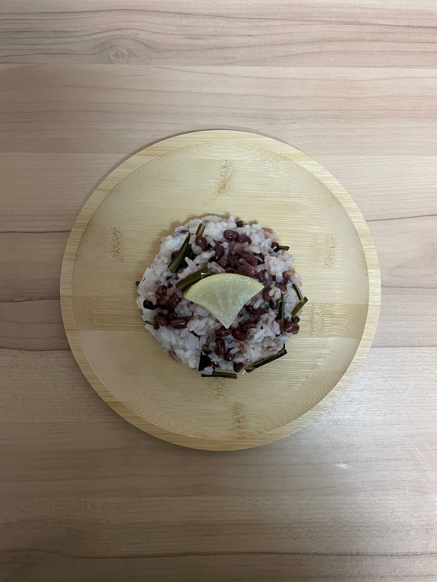 大根と小豆の根昆布酢飯