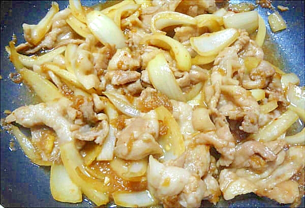 生姜たっぷり漬け汁で寝かせた生姜焼き