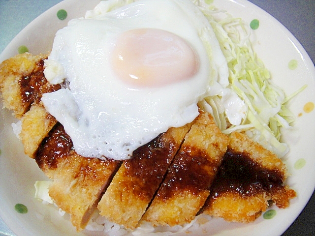 目玉焼き添え・ソースカツ丼