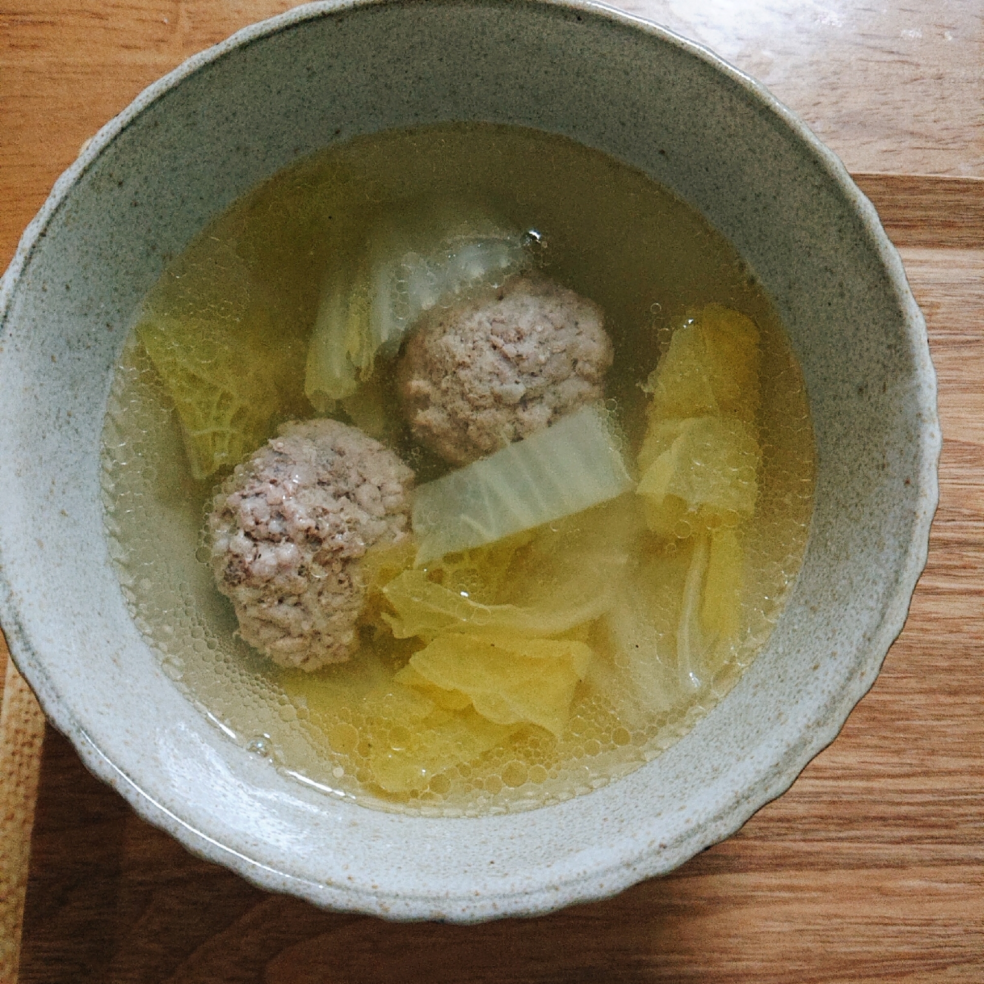 白菜と肉団子の中華スープ