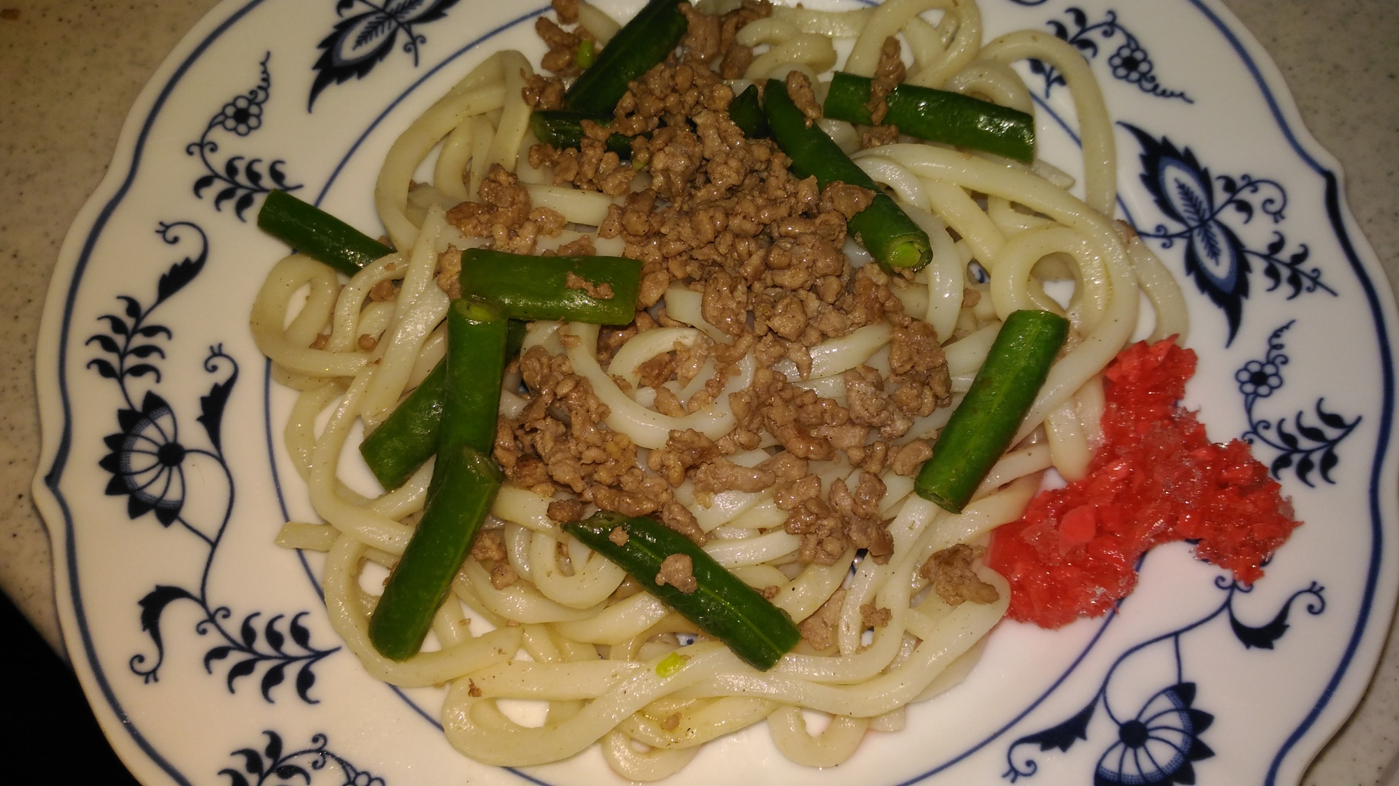 インゲンと合いびき肉の焼きうどん