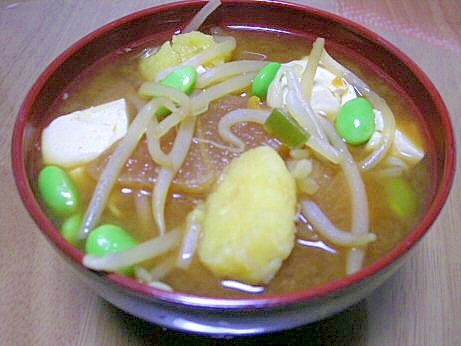 薩摩芋と豆腐の味噌汁