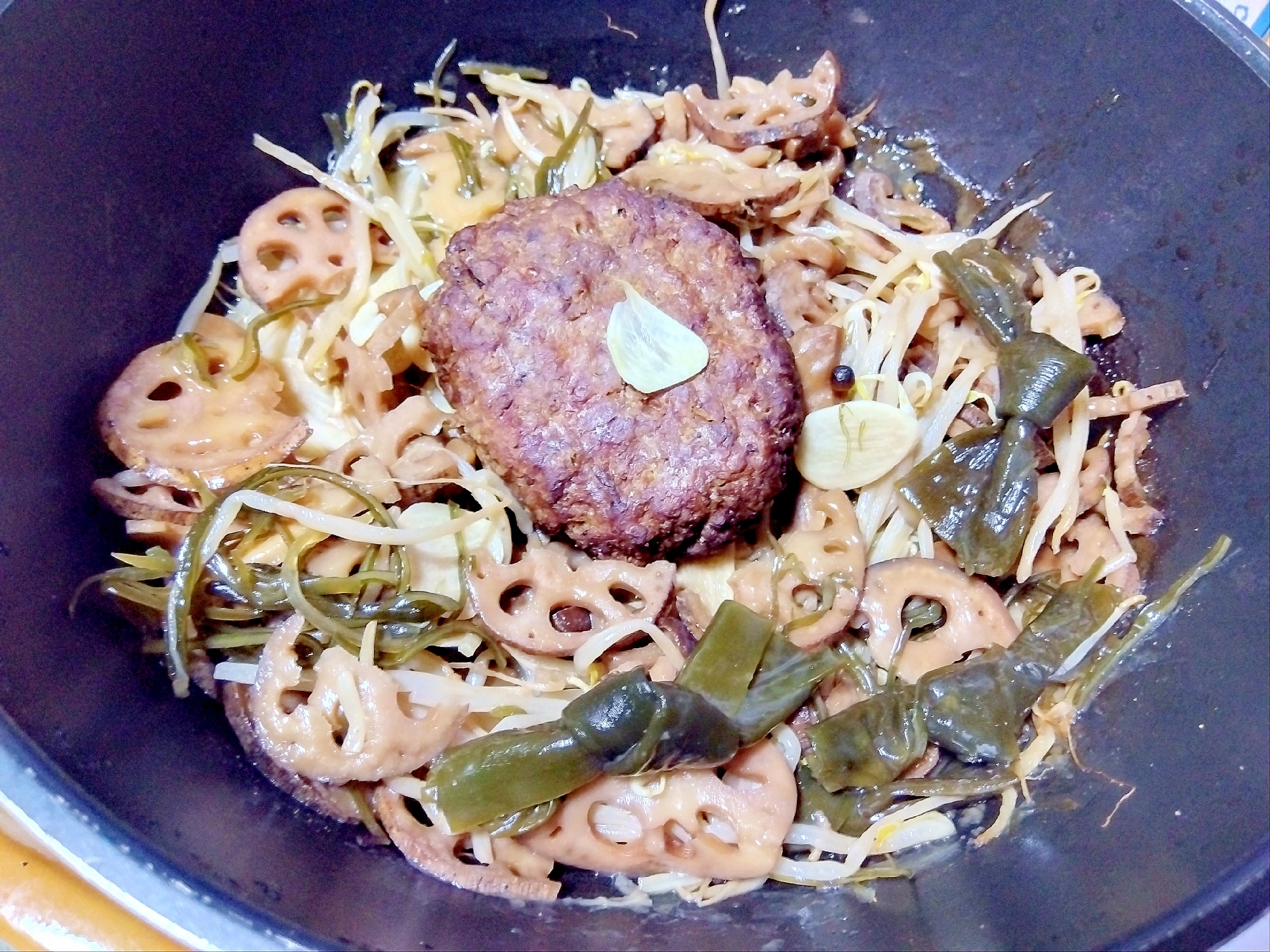 蓮根もやし昆布ハンバーグ蒸し煮