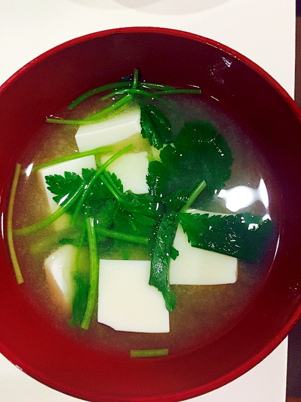 三つ葉とお豆腐のお味噌汁