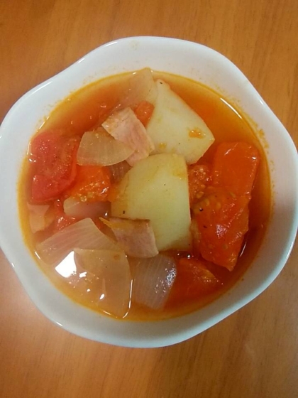 野菜たっぷり！トマトスープ