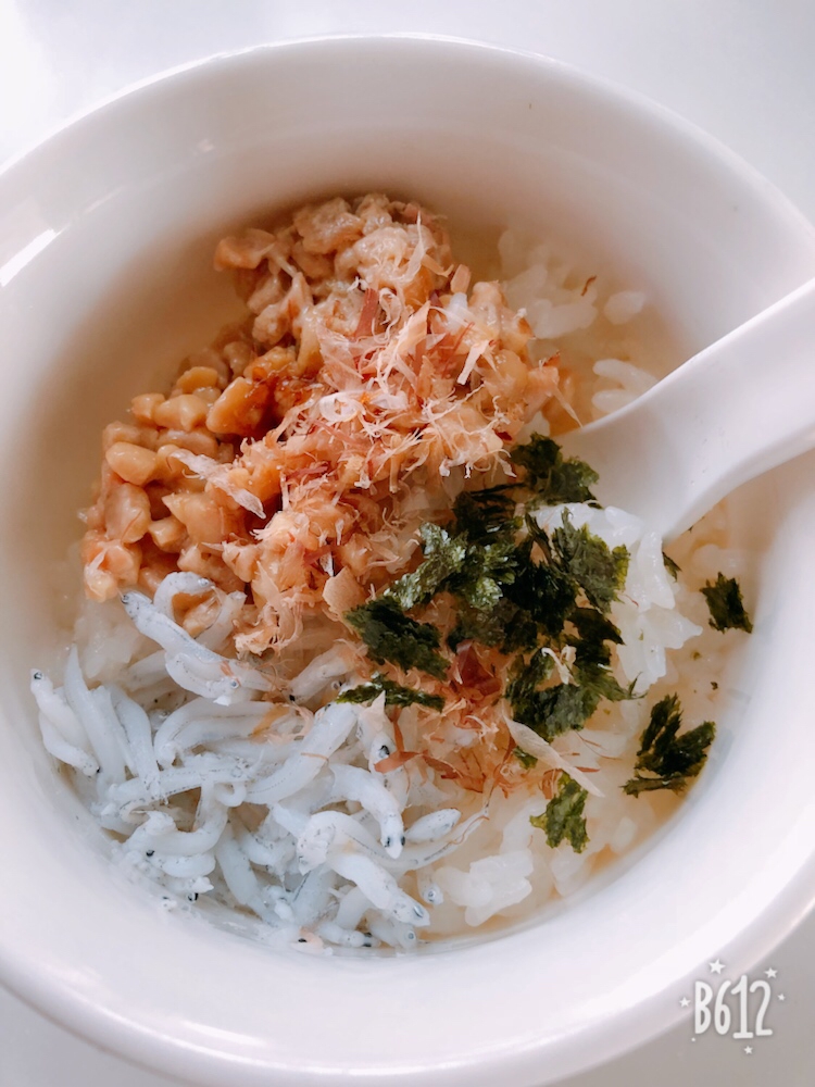 離乳食後期 しらすと納豆の簡単混ぜのっけ丼 レシピ 作り方 By Rittanmama 楽天レシピ