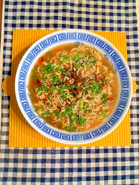 器に盛られたもずく酢ラーメン