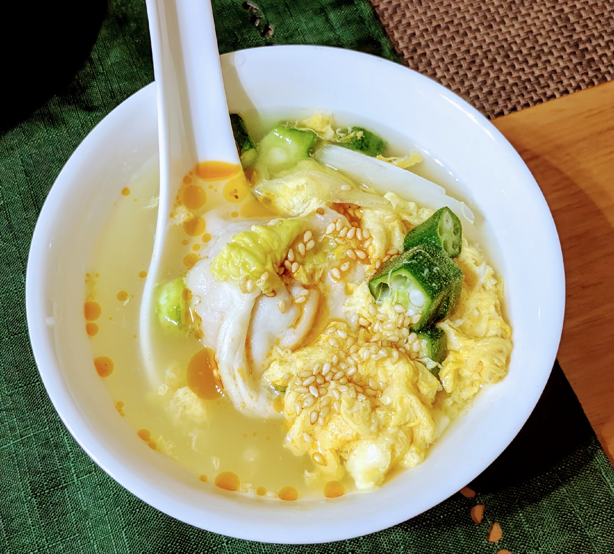 【スープ】ラー油香るピリ辛餃子スープ