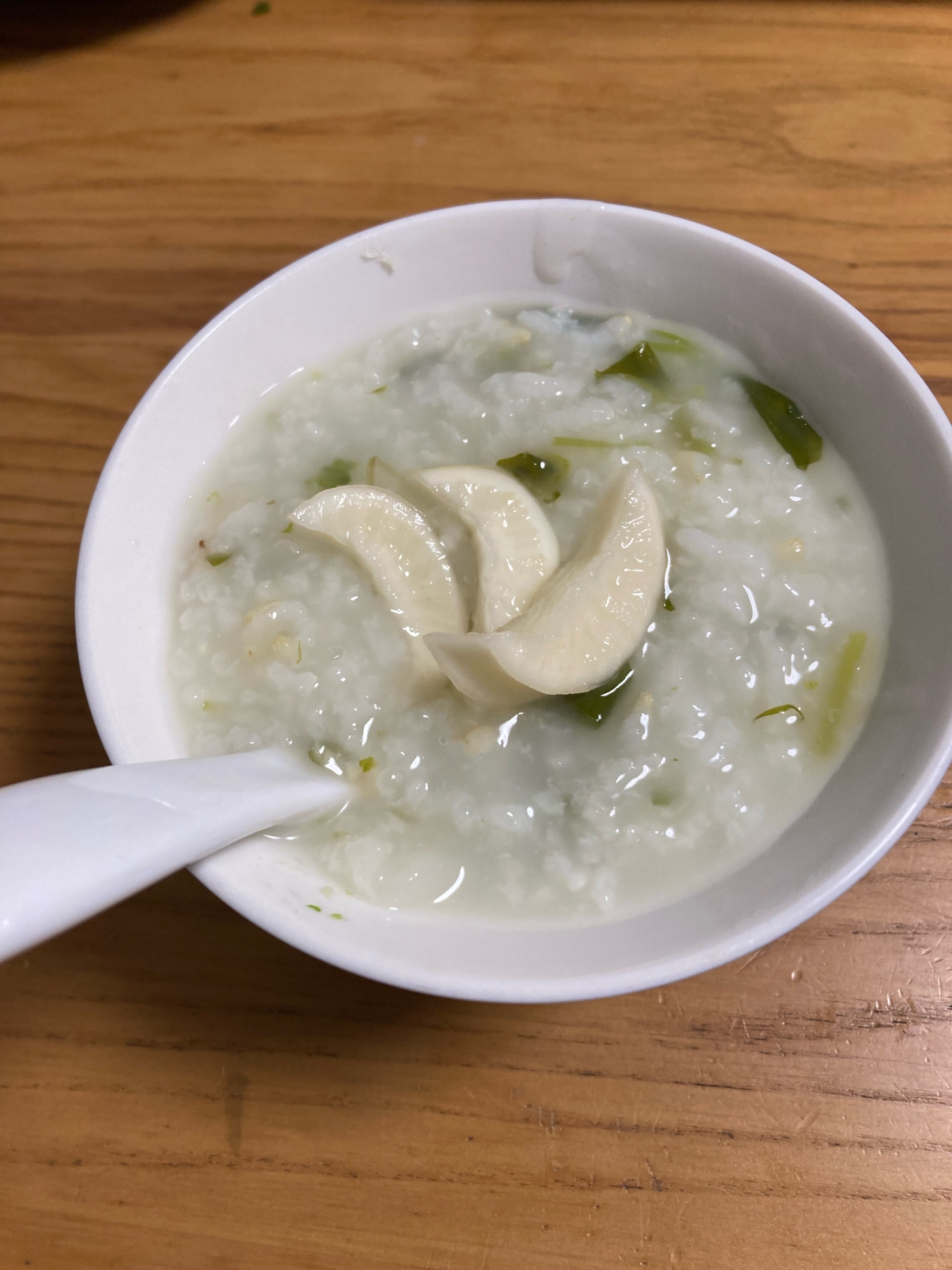 炊いたご飯で簡単七草がゆ。春の七草セットで楽ちん