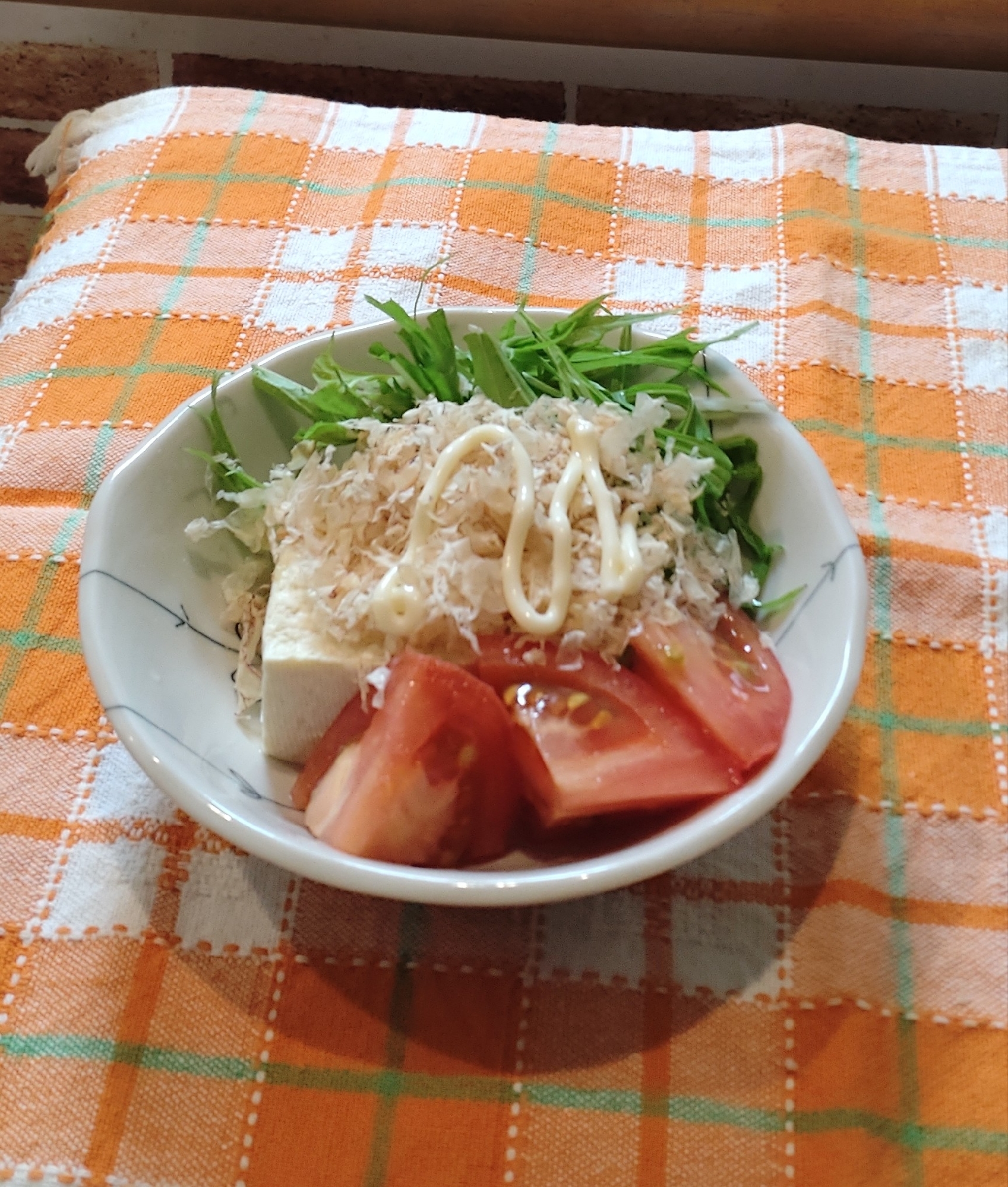 水菜とトマトのイカ節冷奴サラダ