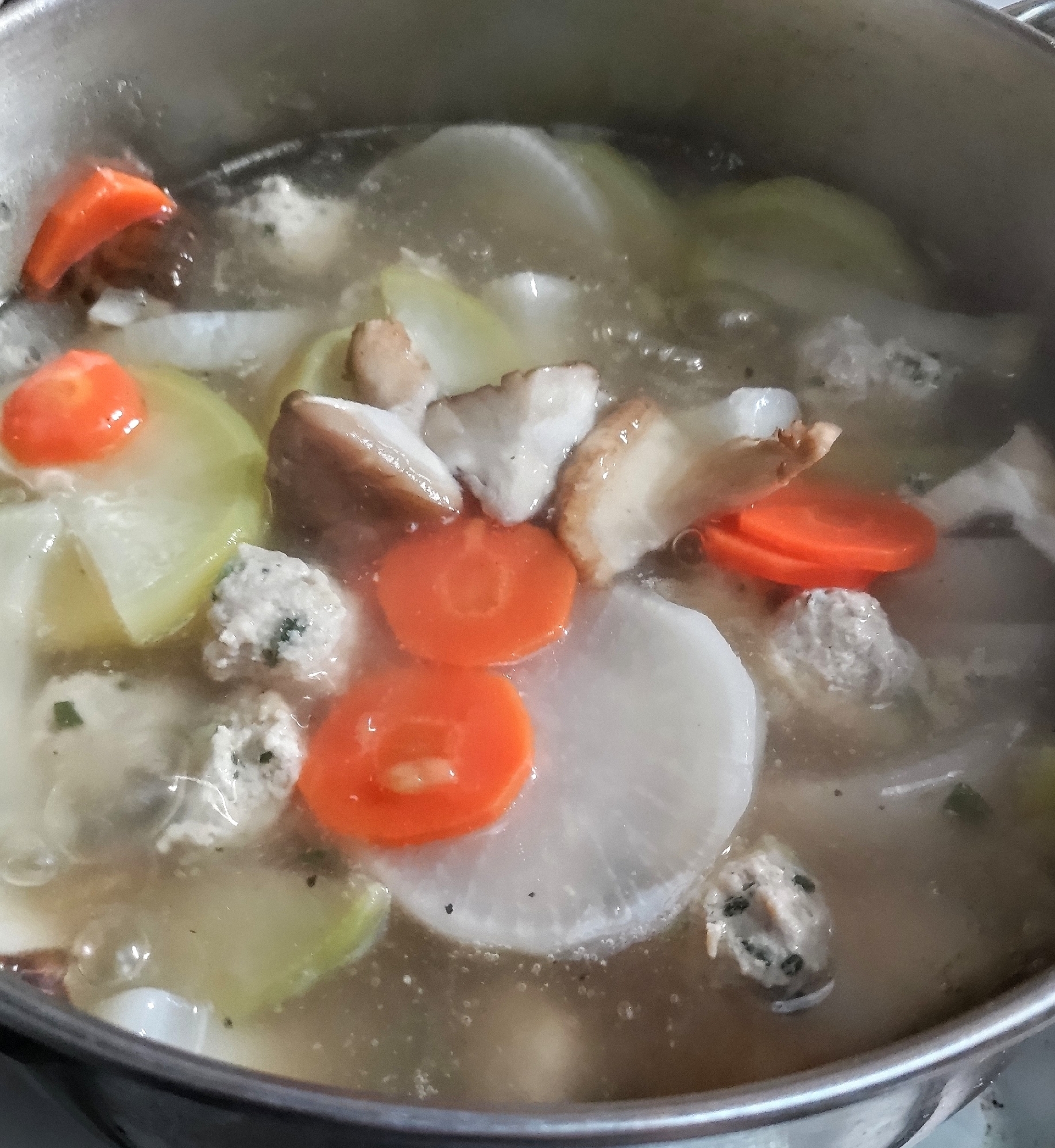 大根と鶏挽肉団子の煮物