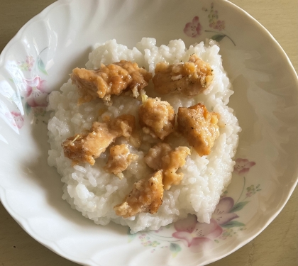ウィンナーのバジルマヨ炒めのっけご飯