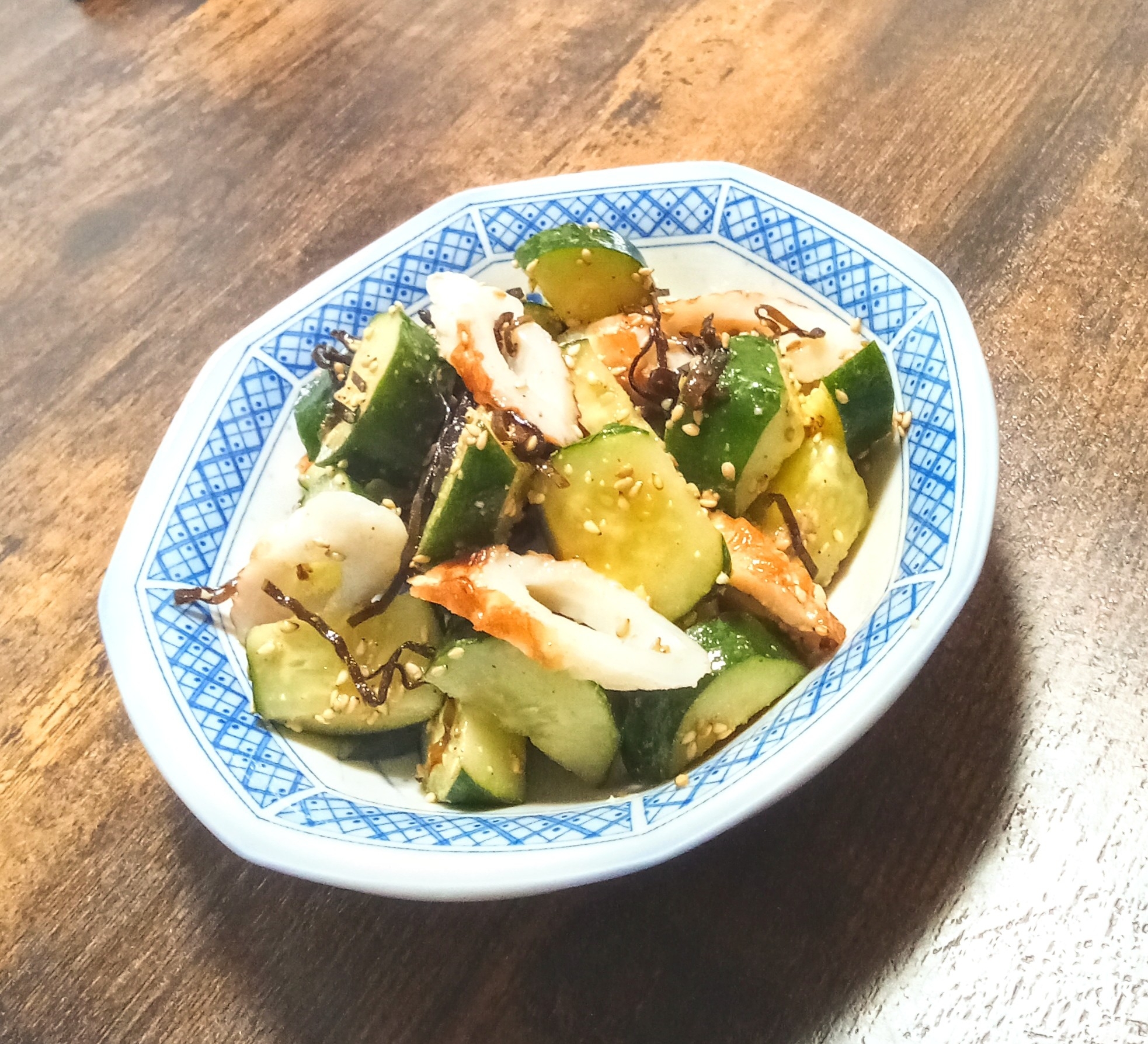 キュウリ・ちくわで塩こんぶ和え