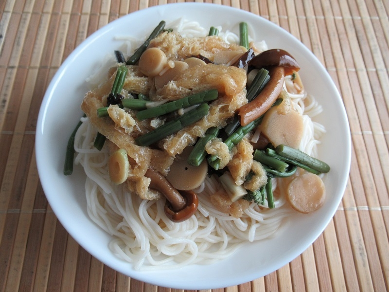 そうめんの山菜あんかけ