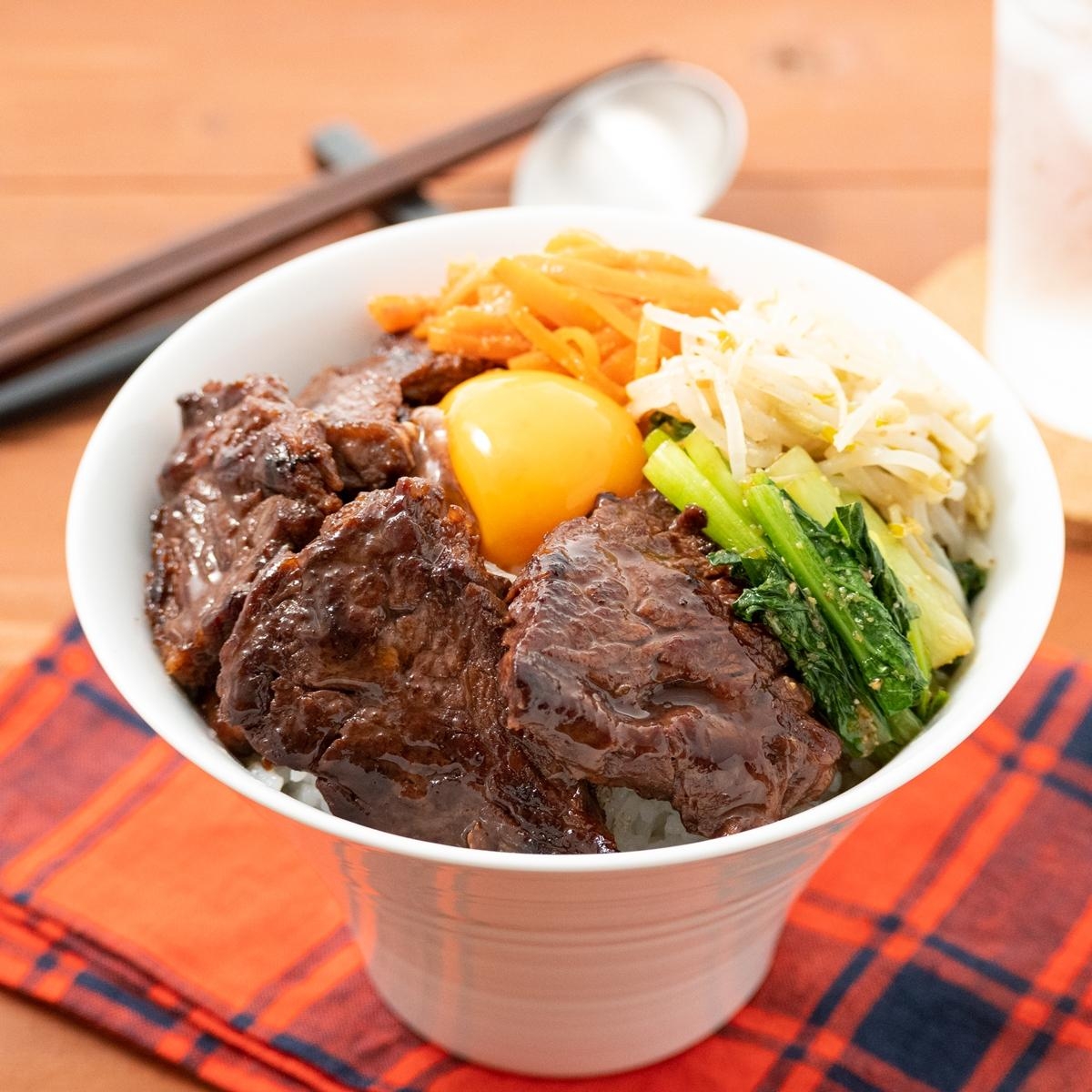 秘伝の赤タレ漬け牛ハラミで作る!簡単ビビンバ丼