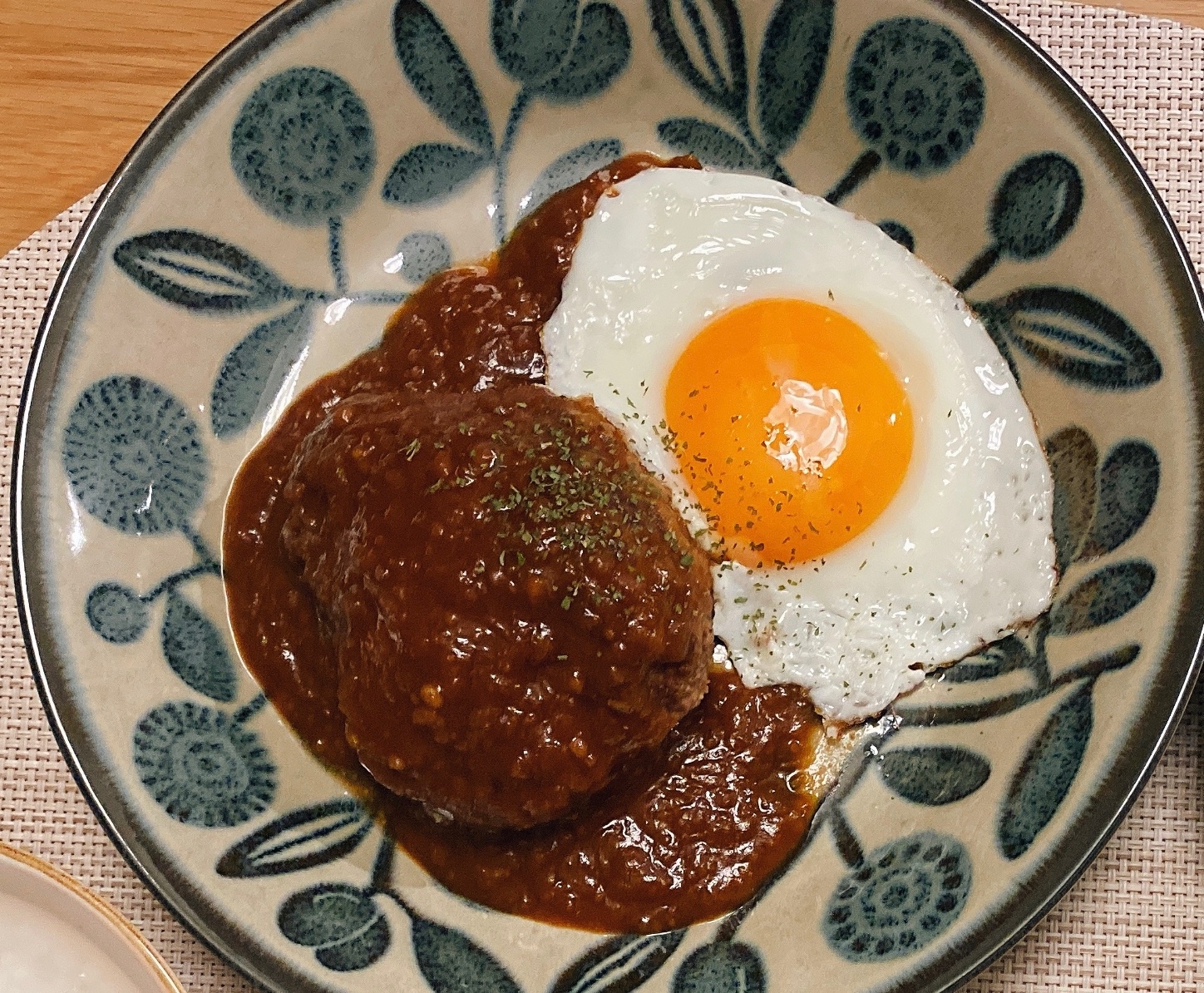 麹の力でふんわりジューシー！ハンバーグ