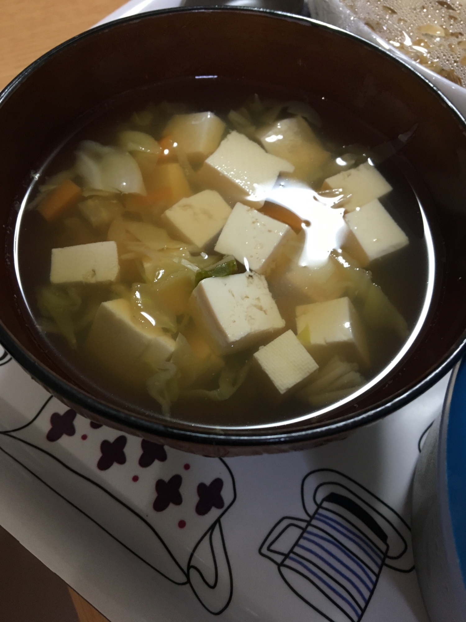 豆腐とキャベツと白菜とエノキのお味噌汁(*^^*)