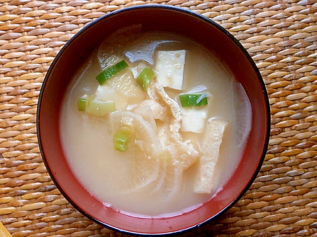 豆腐・大根・揚げの味噌汁