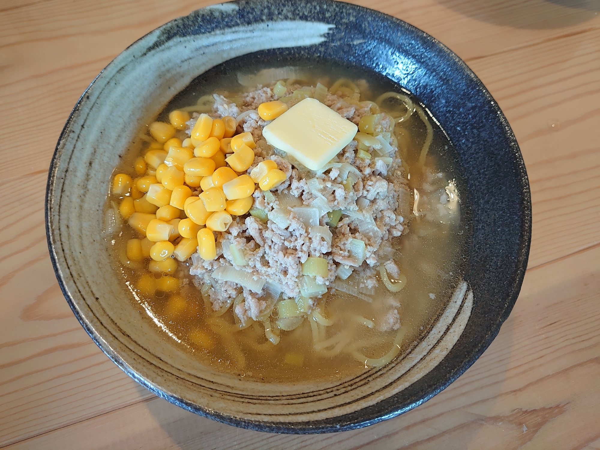 豚挽き肉の味噌風味ラーメン