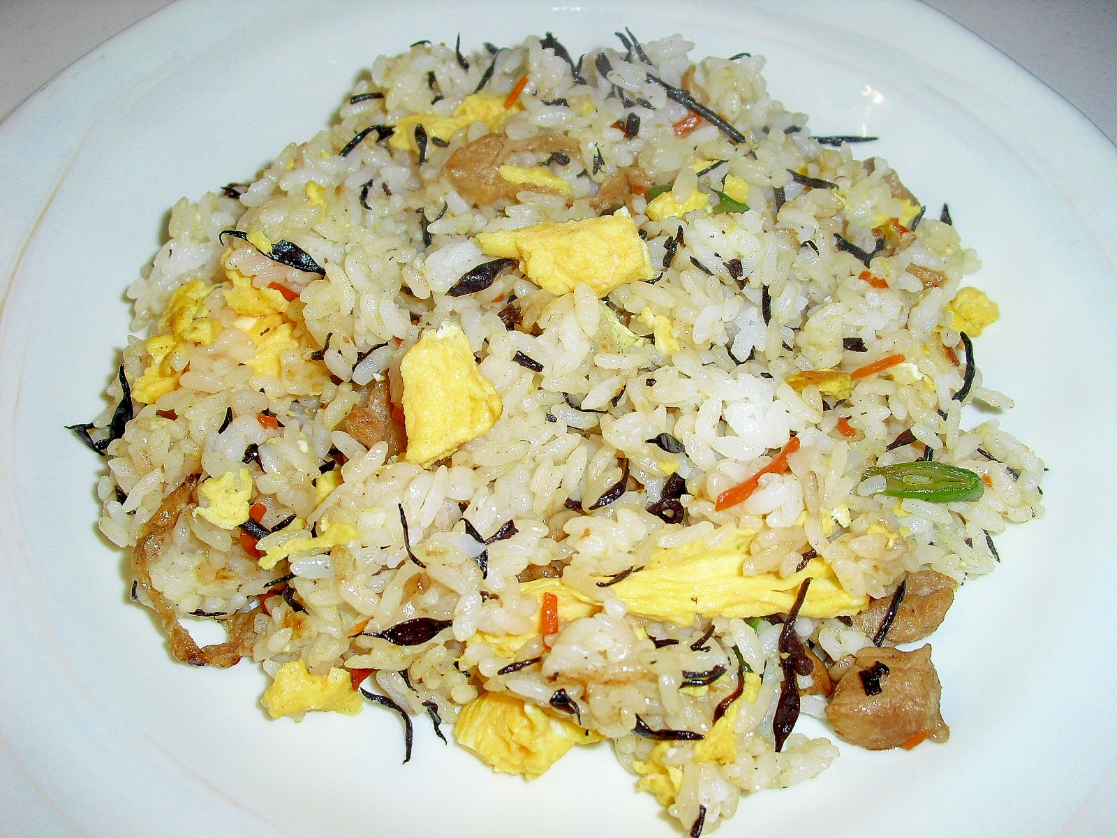 ひじきの煮物リメイク♪我が家の“和風チャーハン”