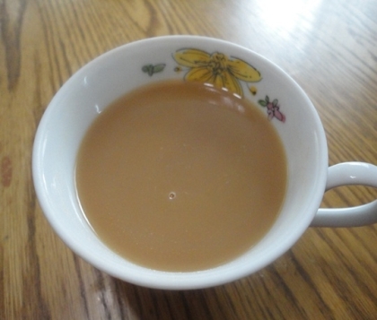 きなこ紅茶にハマっています。初めてミルクティーでいただきました。^^
きなことミルクがまろやかに合って、とっても美味しかったです～。
ご馳走様でした！