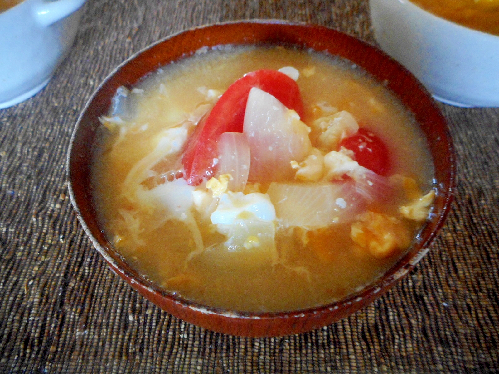 キャベツとトマトのかき玉味噌汁