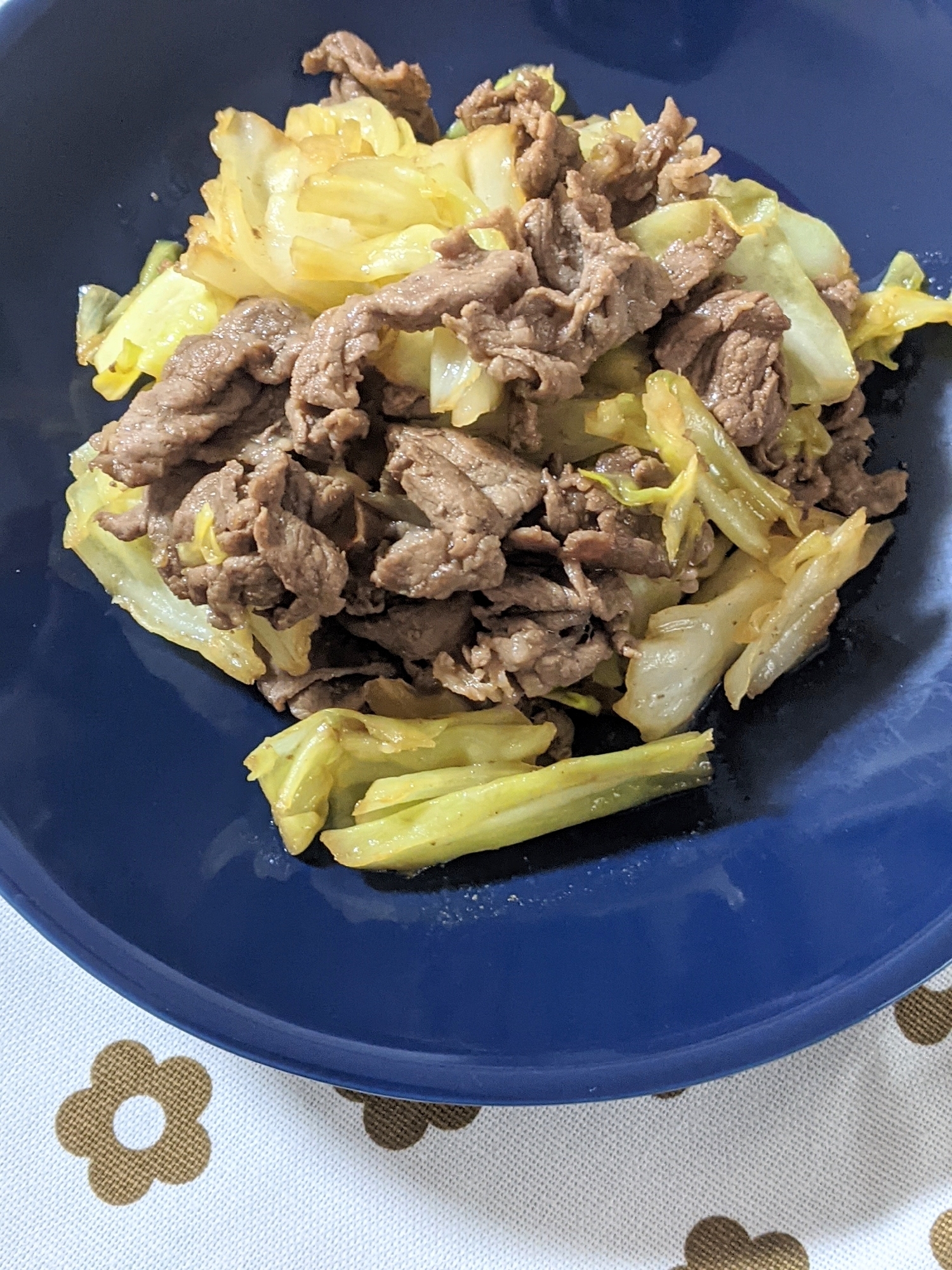 牛肉とキャベツのバター醤油炒め