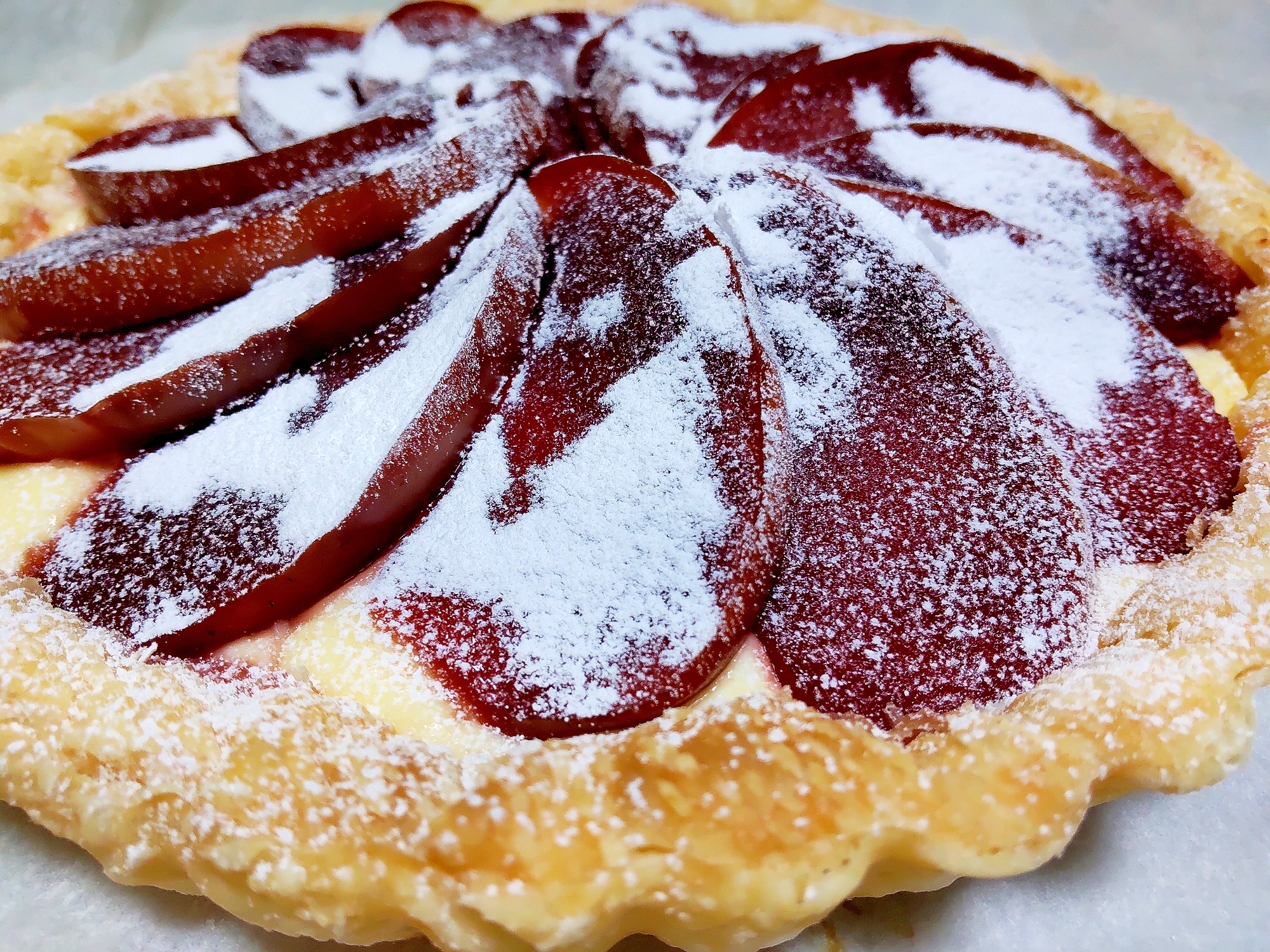 チーズクリームと赤ワイン煮りんごのパイ