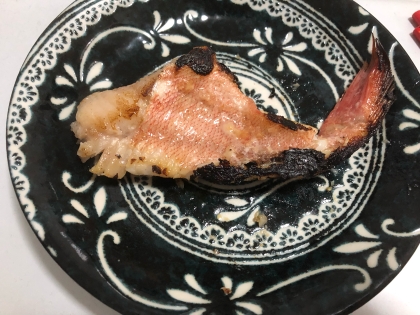 赤魚を酒粕に漬け込んで風味のよい焼き魚